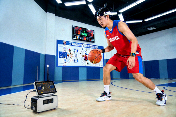专业运动员训练场景 - CBA球队使用智能装备进行训练